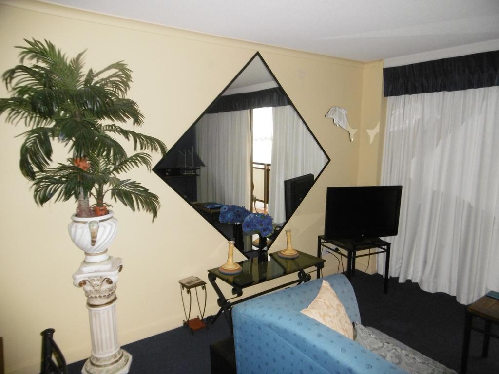 Trafalgar Towers Maroochydore Room photo